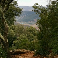 Photo de France - Le Cirque de Mourèze et le Lac du Salagou